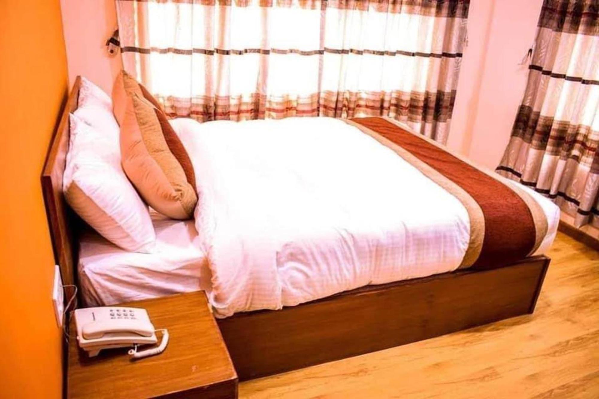 Kathmandu Peace Hotel 外观 照片